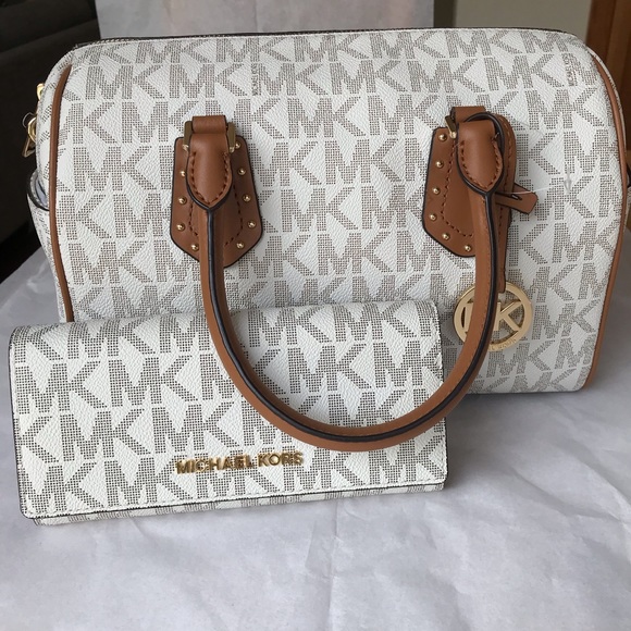 Michael Kors Handbags - Michael kors medium Aria Satchel Jet set Wallet